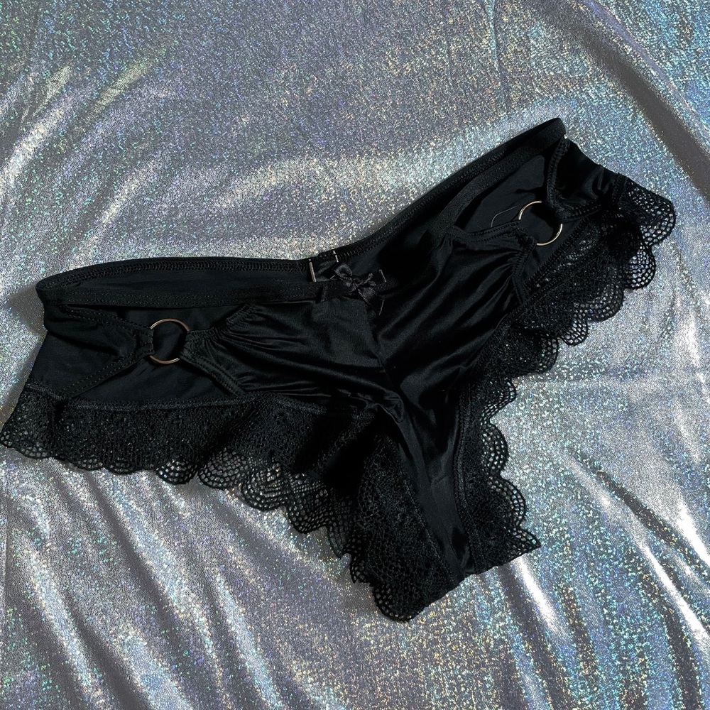 Victoria’s Secret O ring cheeky panty